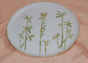 Plat rond peint &agrave; main motif bambous